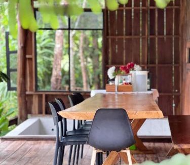 Bung Khong Long House | Baanraipoonwana Baanboonmak