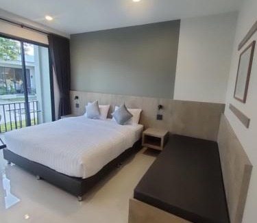 Chumphon Hotel | BLU-LIB Hotel