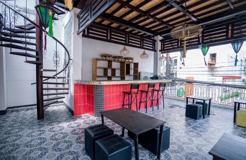 Chang Khlan Hotel | De Thaphae Chiangmai