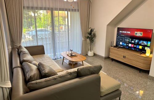 Dok Mai House | Spacious and peaceful 3 bedrooms detached house inside Bangkok