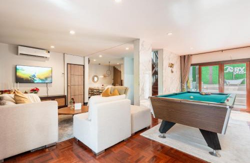 Phra Khanong Villa | Bangkok Cozy Garden Pool Villa Sukhumvit