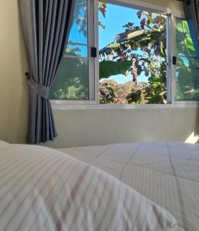 Mueang Ngai House | Mountain view Villa Private Tropical Garden