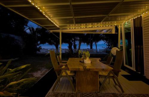 Taling Ngam House | Three Palms - Beach Front Tiny House by SP Villa
