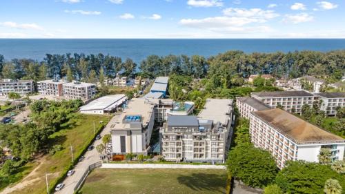 Sa Khu Apartment | Pool View Condo 2204 SEA HEAVEN Resort