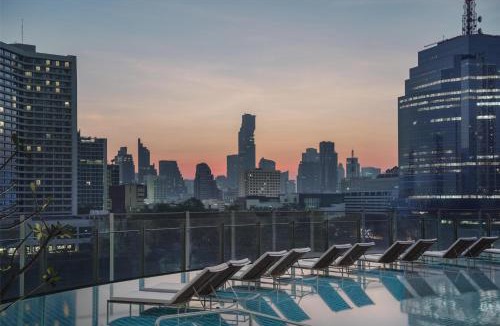 Khlong Ton Sai Hotel | Millennium Hilton Bangkok