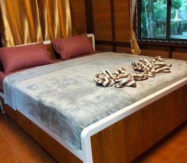 Phanom House | Modern Tor Tao camp