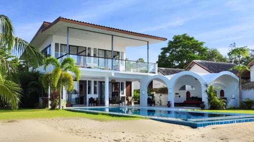 Baan Tai Apartment | The White House Beachfront Apartments