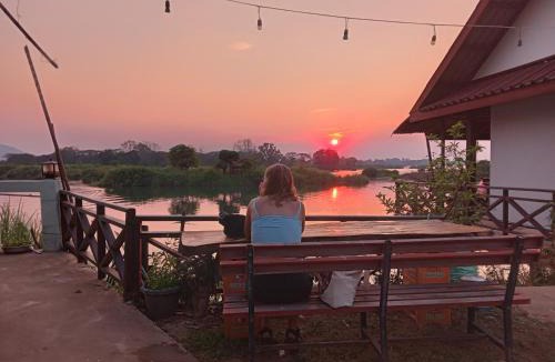 Don Det Other | Sunset bar bungalows