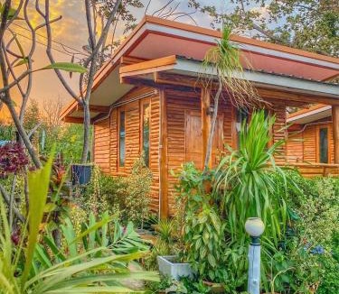 Khok Samrong House | ครัวบ้านไม้สักโฮมสเตย์ เขาวงพระจันทร์