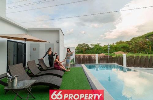 San Sai Villa | Lakeside Lotus Pool Villa - 9 Bedrooms