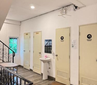 Phra Khanong Nuea Hostel | Comfy Crib Hostel
