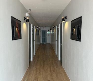 Srisa Chorakhe Noi Hotel | Bed-room at Suvarnabhumi Airport - Newly renovated