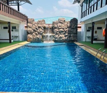 Nong Nam Daeng Hotel | โรงแรมภูรัญญารีสอร์ทเขาใหญ่