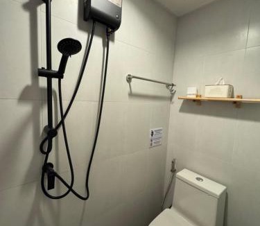 Chakkrawat Apartment | Entire Home 2BR 2BA Chinatown - Songwat