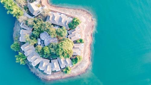 Vang Vieng Resort | The Sanctuary Nam Ngum Beach Resort