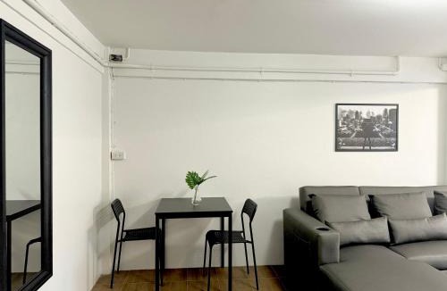 Talat Khwan House | Berlin Haus