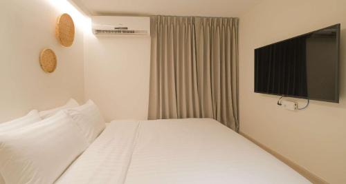 Phahonyothin Hotel | SimpleStay Chatuchak, SureStay Collection by Best Western