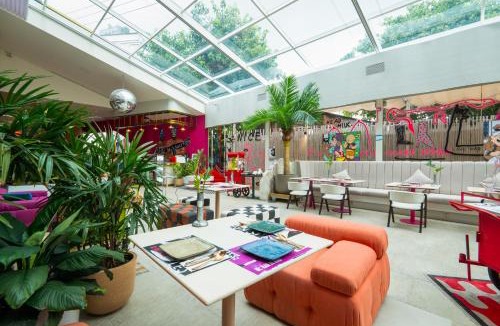 Khlong Toei Hotel | The Fig Lobby Bangkok
