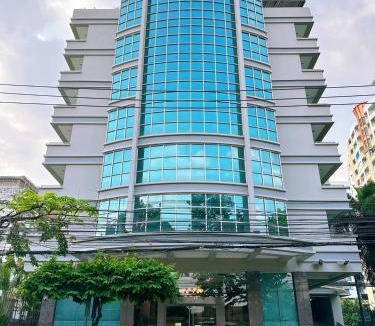 Yan Nawa Hotel | Miloft Sathorn Hotel