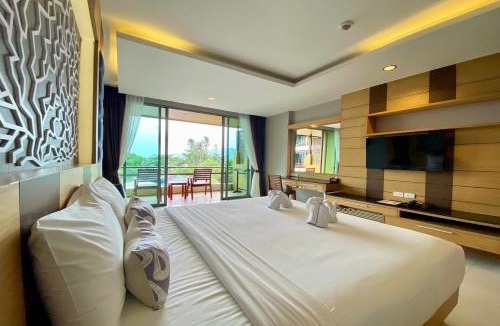 Rawai Hotel | Aqua Resort Phuket - Near Beach and Chalong Pier