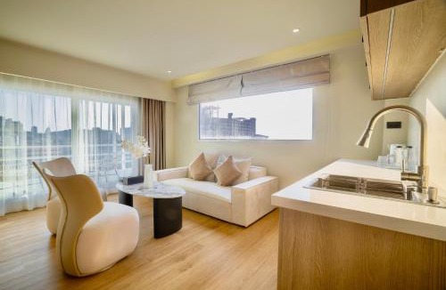 Pattaya Bay Hotel | The One Bay Breeze