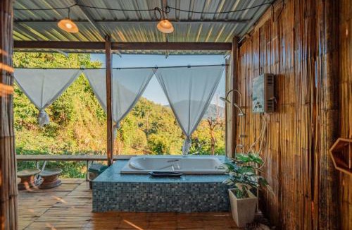 Mae Rim Cabin | บ้านลิ้นจี่โฮมสเตย์ Baan Lychee homestay