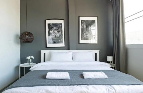 Bangkok Central Business District Apartment | Tuk Tuk House 250m from MRT Sirikit