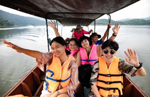 Song Phi Nong Resort | Kaengkrachan Boathouse Paradise Resort