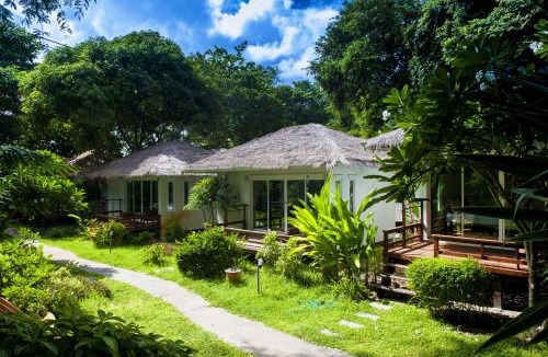 Rayong Resort | Larissa Samed resort