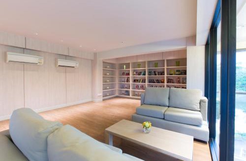 Talat Nuea Hotel | Sugar Palm Residence
