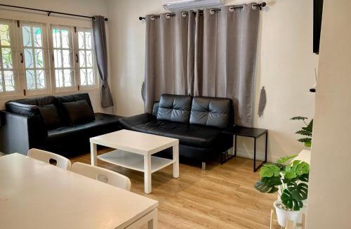Saen Suk House | บ้านพักบางแสน บ้านชนัญญา BaanChananya
