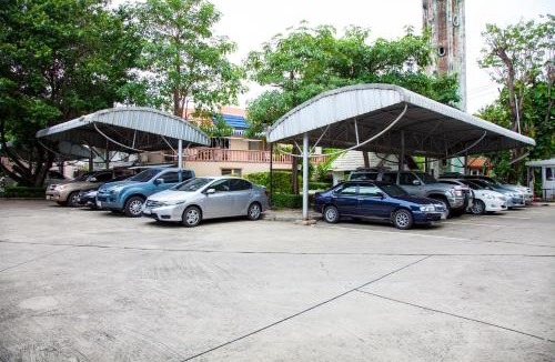 Khlong Chan Hotel | Happyland Mansion