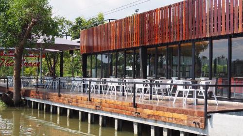 Samut Songkhram Resort | The Grace Amphawa