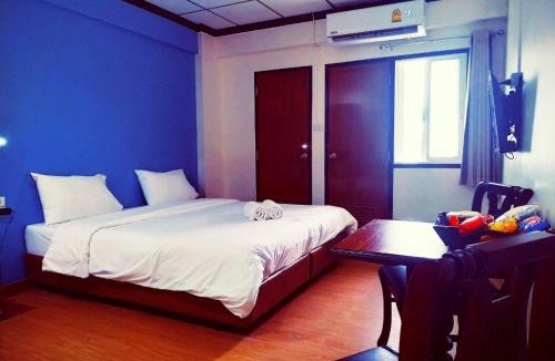 Talat Phlu Hostel | Beerapan Hotel