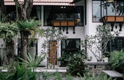 Chiang Rai Hotel | Palin Family Cottage