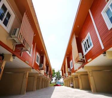 Lat Sawai Hotel | Triple Trees Hotel