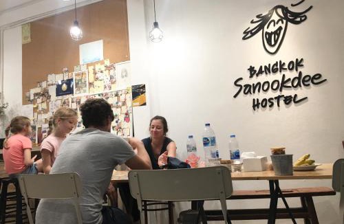 Khlong San Hostel | Bangkok Sanookdee Hostel