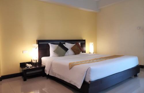Talat Nuea Hotel | Phupara Place SHA Certified