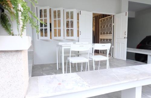 Saen Suk House | บ้านพักบางแสน บ้านชนัญญา BaanChananya