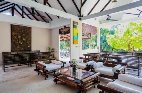 Nai Harn Hotel | Naiharn Beach Resort - SHA Plus Extra