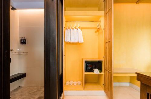 Talat Yot Hotel | Dang Derm In The Park Khaosan