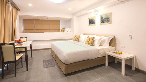 Bangkok Central Business District Hotel | V One Pride-Sukhumvit 22, Bangkok