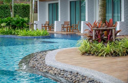 Rawai Hotel | Aqua Resort Phuket - Near Beach and Chalong Pier