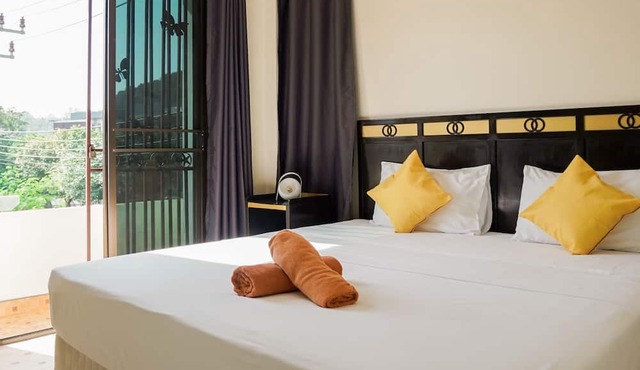 Club 22 Kamala Suites