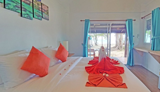 Koh Jum Delight Beach in Nuea Khlong