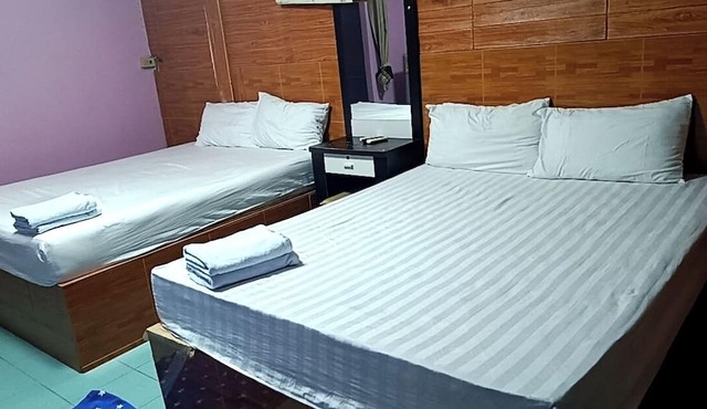 Bussaracum Hotel in Tha Muang