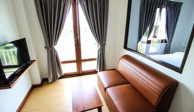 Tai-Shan Suites in Ratchaburi