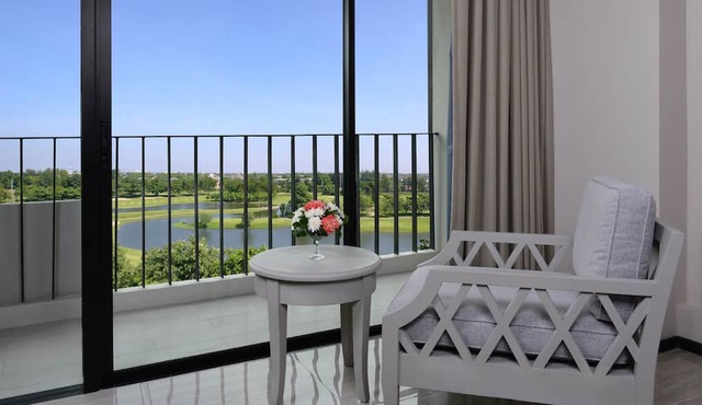 Tinidee Hotel Bangkok Golf Club in Pathum Thani
