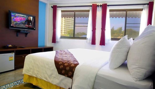 Madame Green Forever in Hua Hin