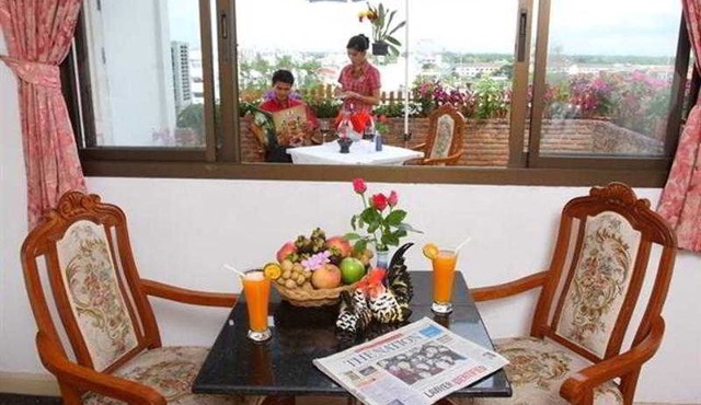 13 Coins Bangyai Hotel